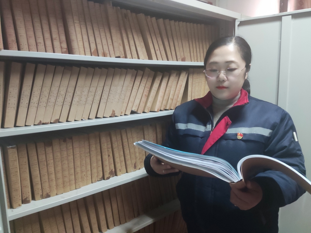 04服務(wù)標兵 盧興榮：精打細算的“財會人”_副本